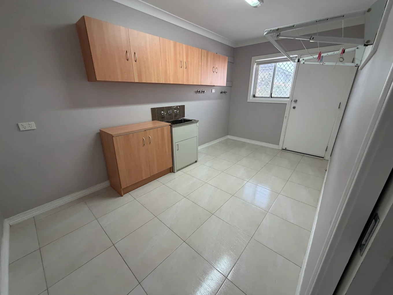 Laundry Room Clean - Elite Bond Cleaning
