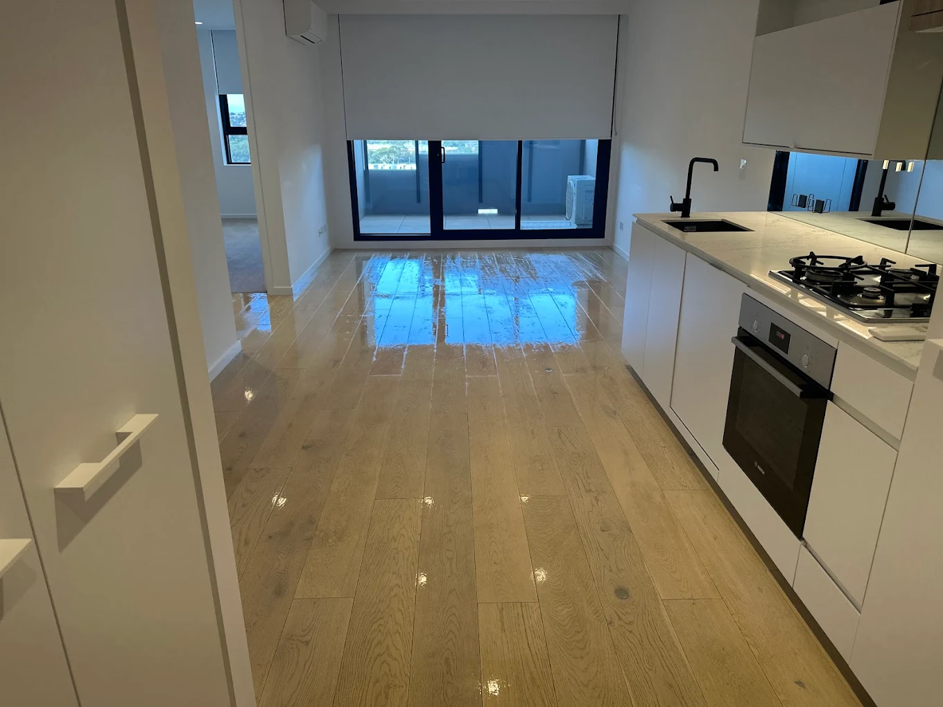 Kitchen & Floor Clean - Elite Bond Cleaning